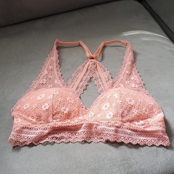 Victoria's Secret Other - Victoria's Secret Peek-A-Boo Crochet Lace Bralette - Size XS - Peach
